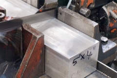 aluminium-squre-bar-being-cut-1